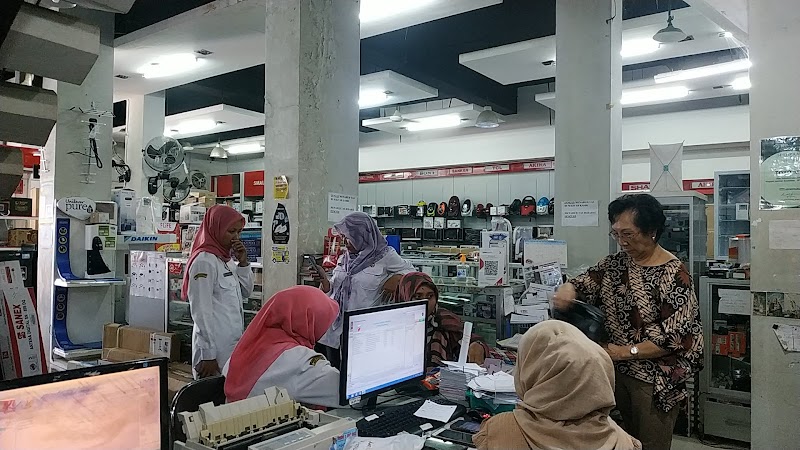 Toko AEP: Tempat Belanja Favorit Warga Cilacap yang Tak Pernah Kecewa